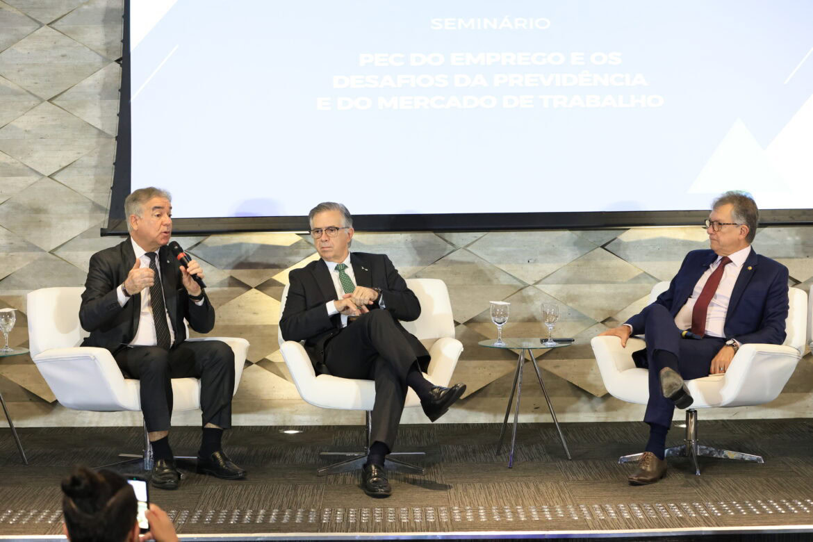 Da esquerda para direita: Dep. Zé Neto; Dep. Joaquim Passarinho; Sen. Laércio Oliveira. (Foto: reprodução/FPE)